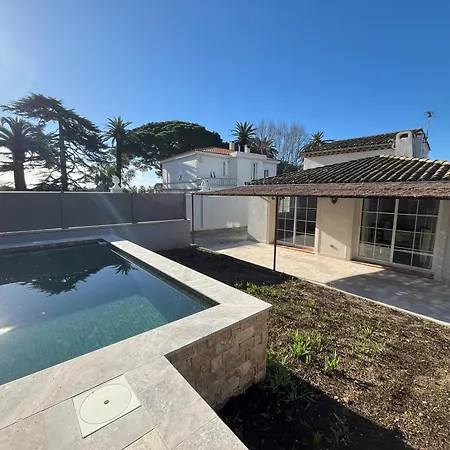 Les Du Parc 펜션 앙티브